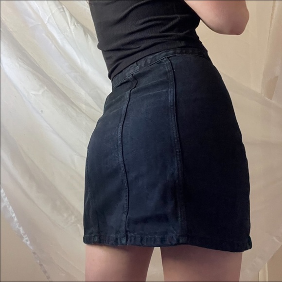 H&M black button up denim mini skirt - Picture 2 of 2